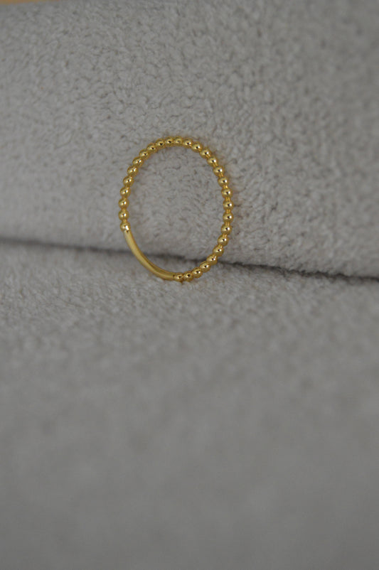 Golden dots ring